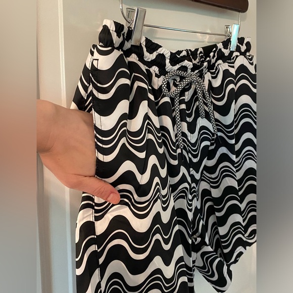 SOLD INC International Concepts Men's Wave-Print Swim Shorts Black L NWT - Picture 3 of 11